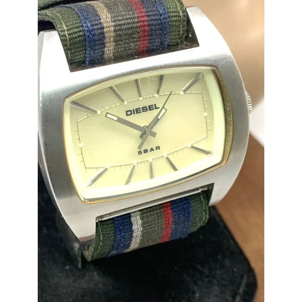 Diesel Men's Watch DZ2060 Quartz Silver Dial Analog Nylon Strap 44mm